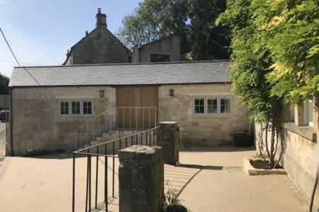 Skittles - Charming One Bedroom Apartment - Parking - Easy Access To Bath Box  Bagian luar foto