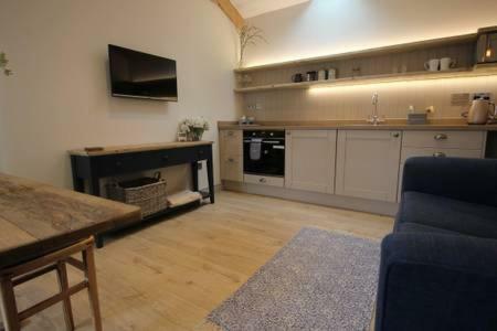 Skittles - Charming One Bedroom Apartment - Parking - Easy Access To Bath Box  Bagian luar foto