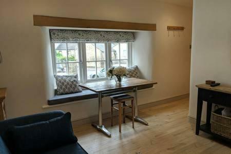 Skittles - Charming One Bedroom Apartment - Parking - Easy Access To Bath Box  Bagian luar foto
