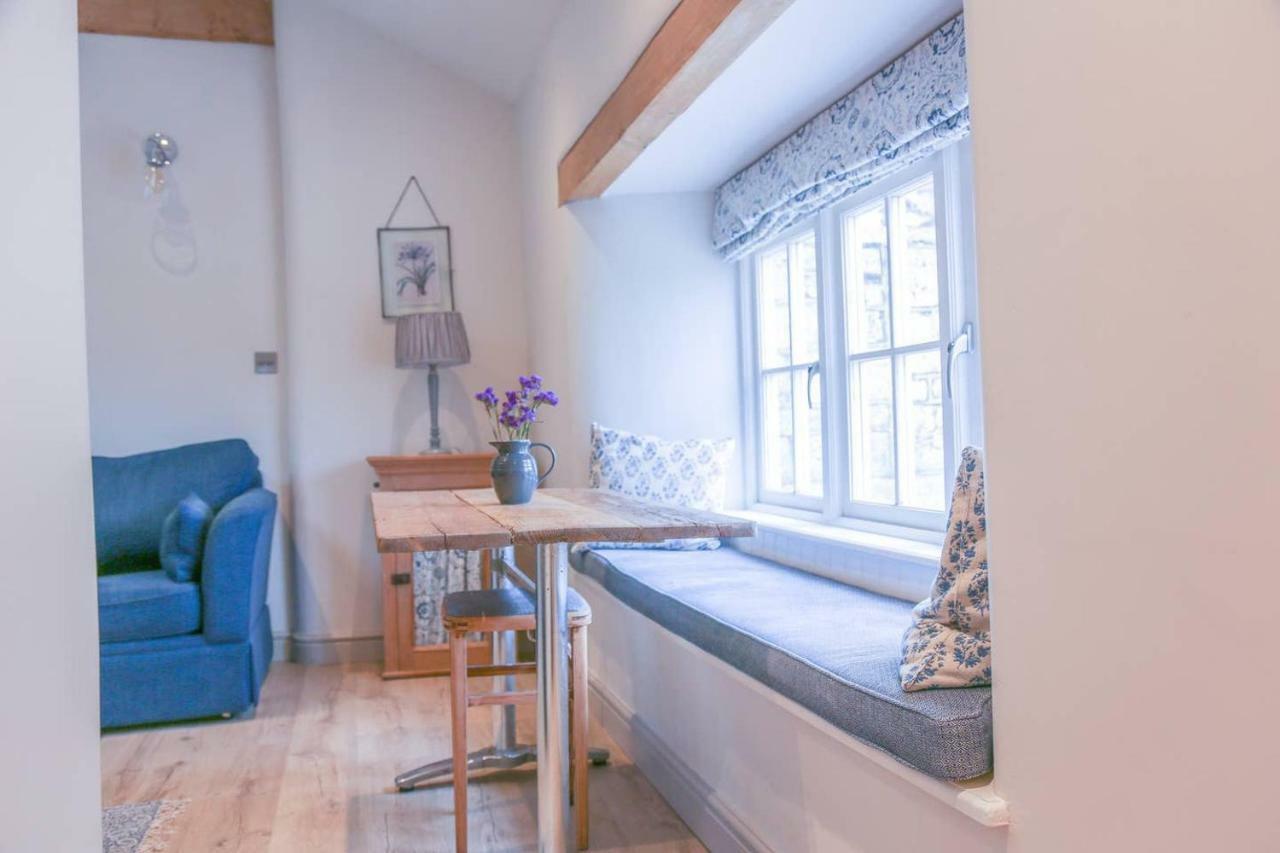Skittles - Charming One Bedroom Apartment - Parking - Easy Access To Bath Box  Bagian luar foto